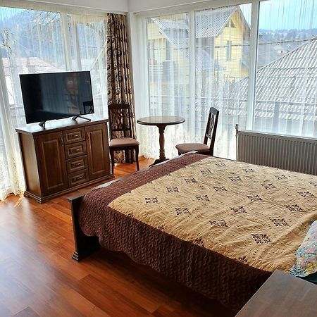 Casa Ionut Hotel บอร์ชา ภายนอก รูปภาพ