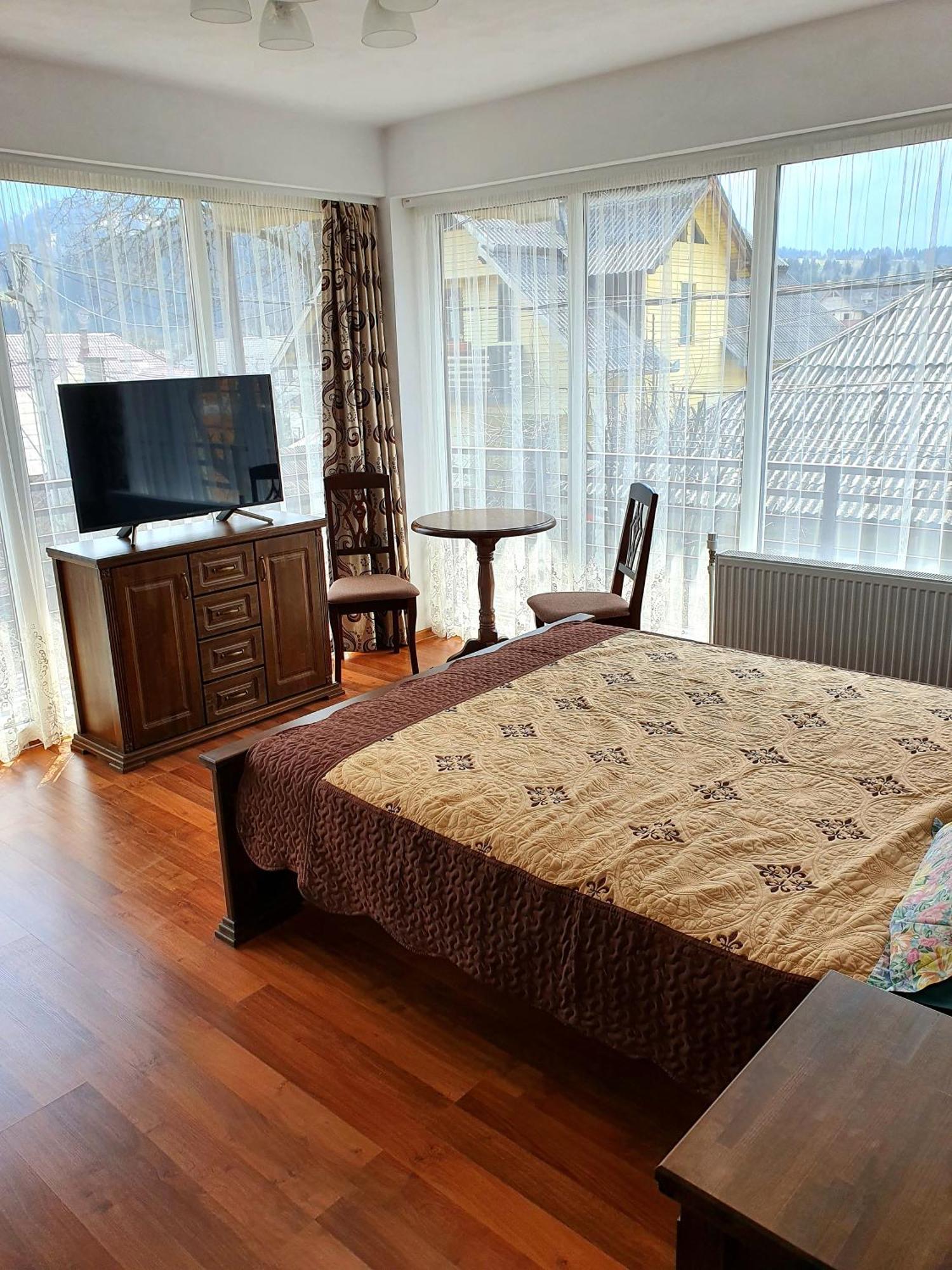 Casa Ionut Hotel บอร์ชา ภายนอก รูปภาพ
